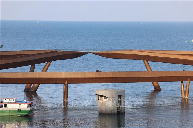Cầu Hôn Kiss Bridge là công trình nghệ thuận quy mô và độc đáo tại Nam Phú Quốc. Ảnh: Dương Giang-TTXVN