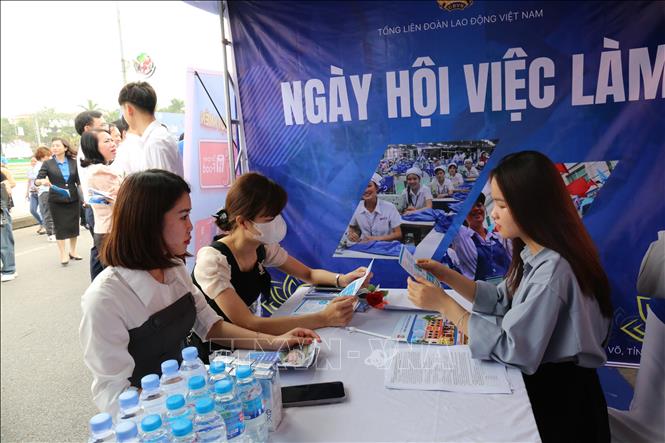 Mỗi đơn vị tham gia có ít nhất một gian hàng để thực hiện các hoạt động. Ảnh: Đỗ Huyền - TTXVN