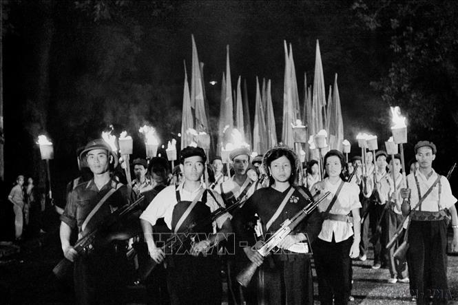 Phong trào “Ba sẵn sàng” khởi đầu từ trường Đại học Sư phạm Hà Nội đã góp phần mở đầu phong trào cách mạng sôi nổi, hào hùng của lịch sử Đoàn Thanh niên Cộng sản Hồ Chí Minh và phong trào thanh niên Việt Nam thế kỉ XX: Phong trào “Ba sẵn sàng”. Ảnh: Tư liệu TTXVN

 