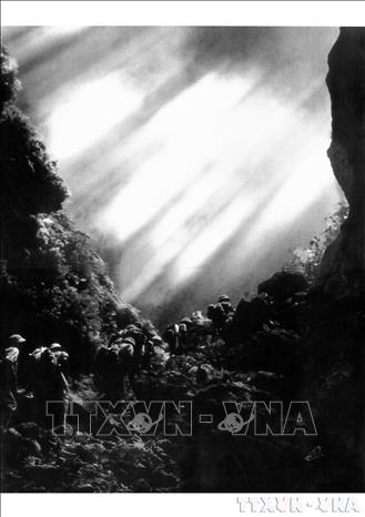 Thanh niên xung phong vượt Trường Sơn vào Nam chiến đấu. Ảnh: Minh Trường – TTXVN