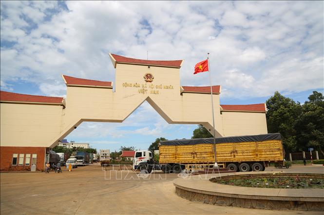Cửa khẩu Xa Mát là đầu mối giao thương với Campuchia. Ảnh: Giang Phương - TTXVN