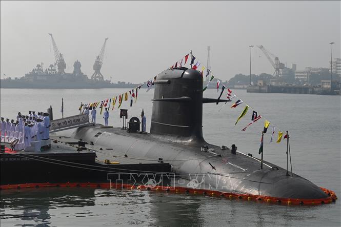 Tàu ngầm lớp Scorpene của Pháp tại căn cứ hải quân ở Mumbai (Ấn Độ). Ảnh: AFP/TTXVN