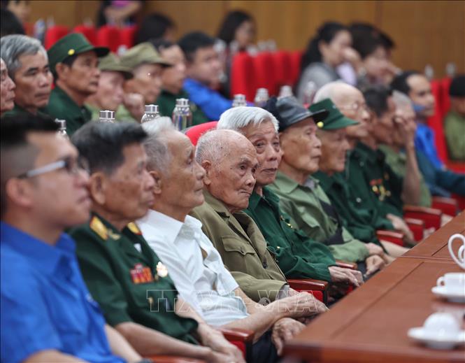 Đại biểu người có công với cách mạng tỉnh Thái Nguyên tham dự chương trình. Ảnh: Thống Nhất –TTXVN
