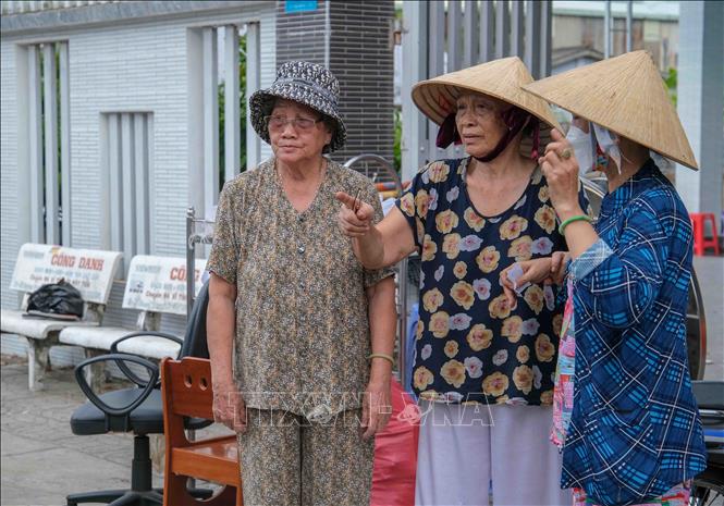 Vụ sạt lở trên đường Lê Thị Hồng Gấm, khu vực 2, phường Trà An, quận Bình Thủy ảnh hưởng nhà của 7 hộ dân. Ảnh: Thanh Liêm - TTXVN