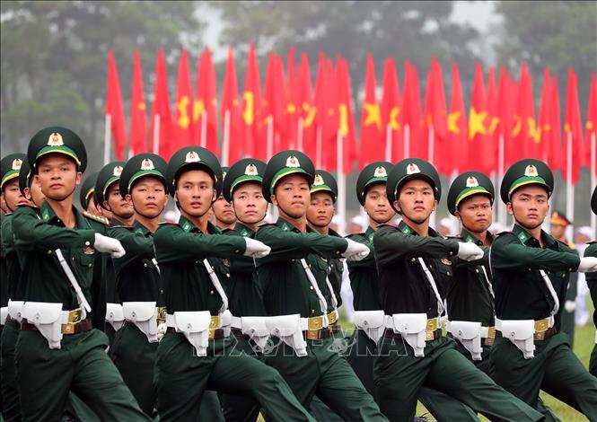 Khối sĩ quan biên phòng tham gia hợp luyện. Ảnh: Trọng Đức - TTXVN