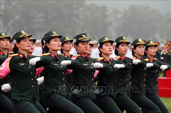 Khối nữ sĩ quan quân y tham gia hợp luyện. Ảnh: Trọng Đức - TTXVN