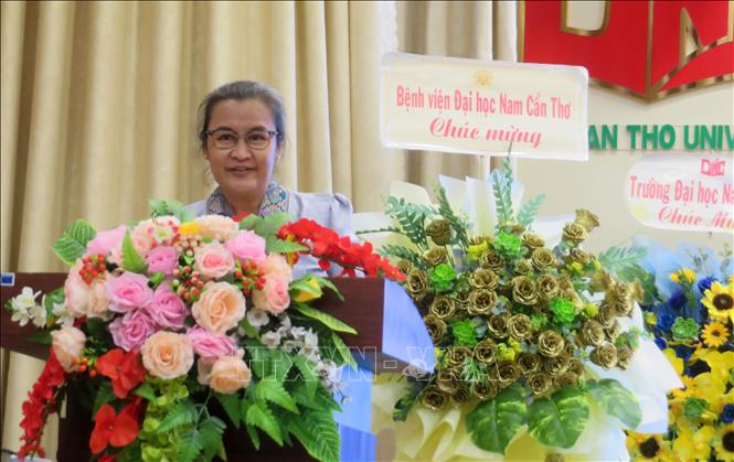 Chuyên gia quốc tế phát biểu tại Hội thảo. Ảnh: Ánh Tuyết - TTXVN 