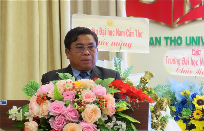 Ông Homsombath Khampha, Phó Hiệu trưởng trường Đại học Champasak (Lào) phát biểu tại Hội thảo. Ảnh: Ánh Tuyết - TTXVN 