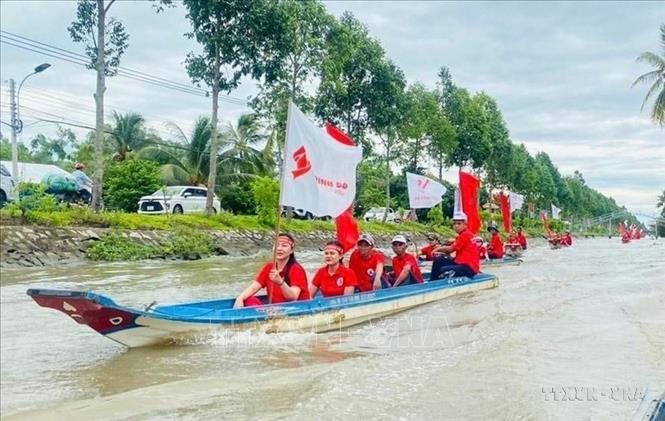 Diễu hành tuyên truyền hiến máu tình nguyện 