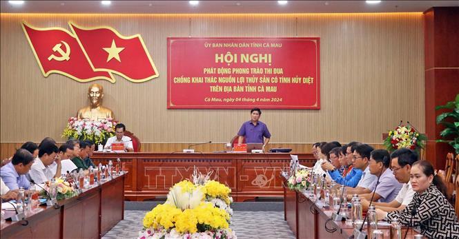 Phó Chủ tịch UBND tỉnh Cà Mau Lê Văn Sử phát biểu tại hội nghị. Ảnh: Huỳnh Anh - TTXVN