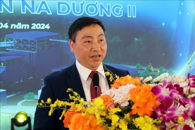 Ông Ngô Trí Thịnh, Tổng Giám đốc Tổng Công ty Điện lực - TKV thông tin về Dự án Nhà máy Nhiệt điện Na Dương II. Ảnh: Văn Đạt - TTXVN