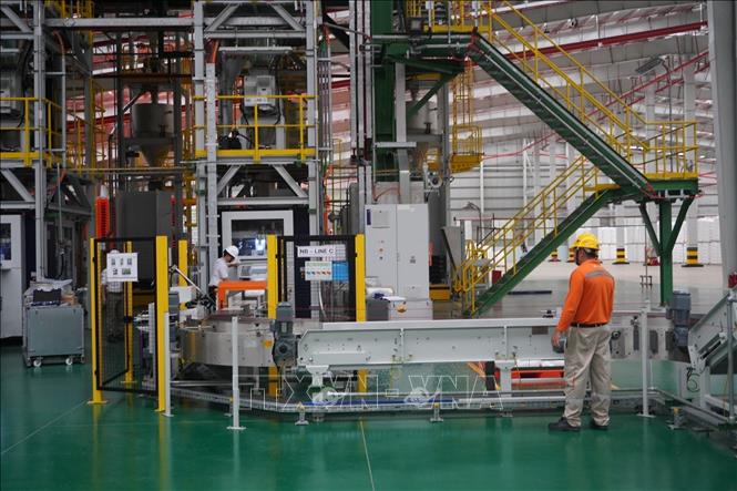 Inside the Long Son petrochemical complex in Long Son commune, Vung Tau city. VNA Photo: Hoàng Nhị