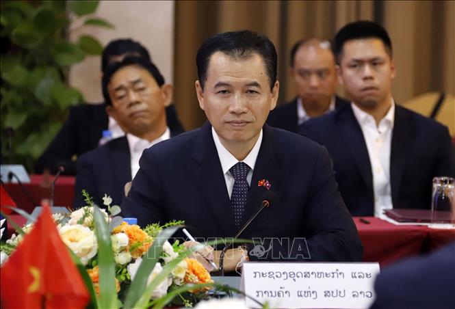 Bộ trưởng Công Thương Lào Malaithong Kommasith tại cuộc hội đàm. Ảnh: Phạm Kiên - PV TTXVN tại Lào