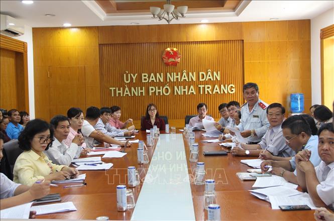 Ngày 8/4/2024, đoàn kiểm tra liên ngành về an toàn thực phẩm trong “Tháng hành động vì an toàn thực phẩm” năm 2024 của tỉnh Khánh Hòa thực hiện kiểm tra công tác an toàn thực phẩm tại thành phố Nha Trang. Ảnh: Phan Sáu - TTXVN