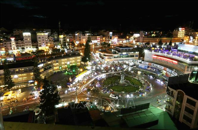 Da Lat central market at night. VNA Photo: Vũ Sinh