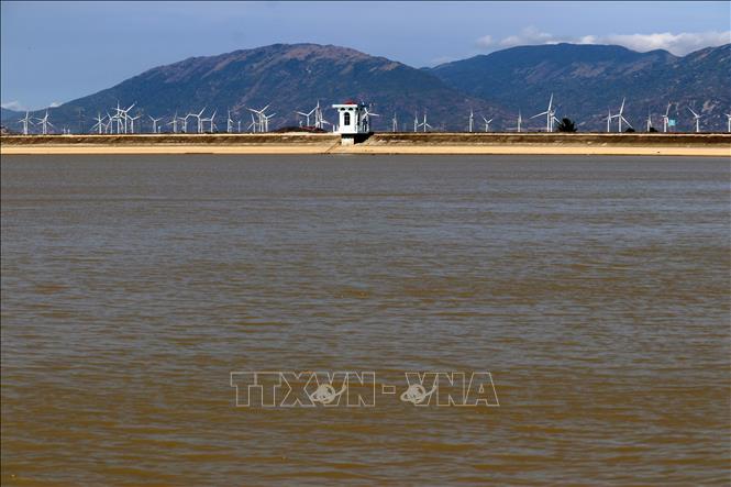 Tỉnh Ninh Thuận chủ động tích trữ, điều tiết hợp lý nguồn nước từ các hồ chứa để sử dụng trong cao điểm mùa khô năm 2024. Ảnh: Nguyễn Thành – TTXVN