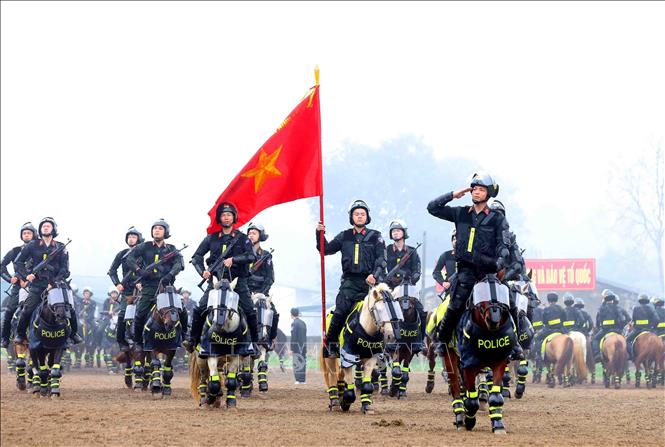 Cán bộ, chiến sĩ Đoàn CSCĐ Kỵ binh tập luyện chuẩn bị cho lễ kỷ niệm 50 năm ngày truyền thống lực lượng Cảnh sát cơ động (15/4/1974 - 15/4/2024). Ảnh: Phạm Kiên - TTXVN
