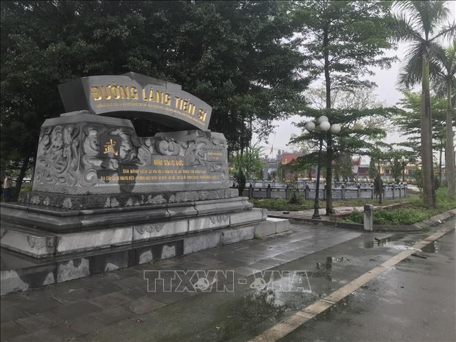 Đường làng Tiến sỹ Mộ trạch được xây dựng từ nguồn ủng hộ của nhân dân trong xã Tân Hồng. Ảnh: Tiến Vĩnh - TTXVN