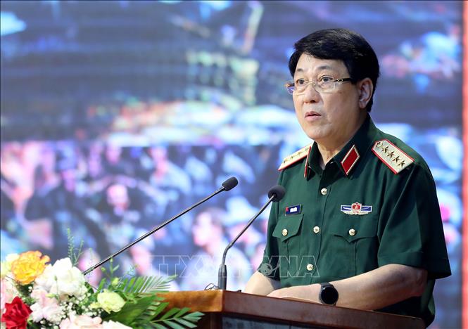 Đại tướng Lương Cường, Uỷ viên Bộ Chính trị, Uỷ viên Thường vụ Quân uỷ Trung ương, Chủ nhiệm Tổng cục chính trị Quân đội nhân dân Việt Nam, phát biểu Khai mạc Hội thảo. Ảnh: Trung Kiên - TTXVN