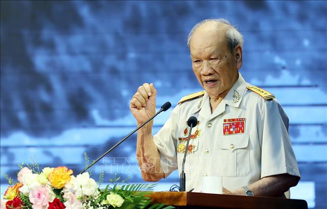 Đại tá Nguyễn Hữu Tài, nguyên Chủ nhiệm Chính trị Trung đoàn 209, Đại đoàn 312 trong Chiến dịch Điện Biên Phủ phát biểu. Ảnh: Trung Kiên - TTXVN 