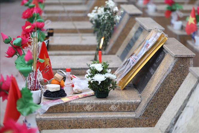 Phần mộ Liệt sỹ Nông Minh Đức tại Nghĩa trang Liệt sỹ thành phố Lạng Sơn ngày Thanh minh 11/4/2024 (tức 3/3 Âm lịch). Ảnh: Anh Tuấn – TTXVN