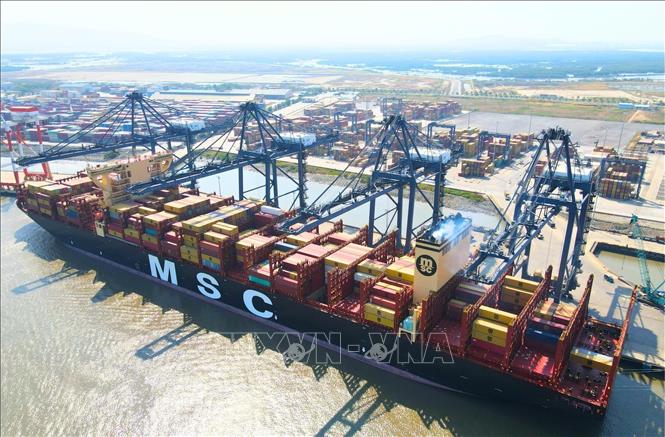 Dự kiến, tàu MSC Giusy sẽ rời cảng SSIT vào sáng 12/4 tiếp tục hành hải trên tuyến vận tải hàng hóa quốc tế. Ảnh: Huỳnh Sơn - TTXVN