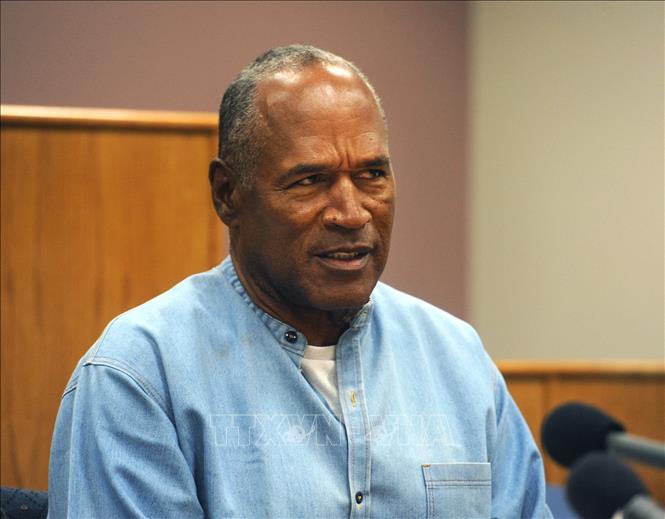 (Tư liệu) Ông O.J. Simpson, cựu ngôi sao bóng bầu dục Mỹ, tại phiên xét xử ở Lovelock, Nevada. Ảnh: AFP/TTXVN