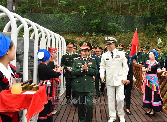 Vietnam, China strengthen border ties during friendship exchange - VNA ...