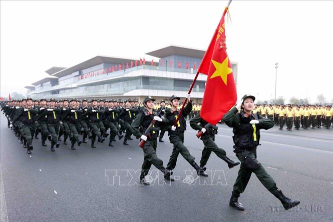 Khối nữ CSCĐ tham gia diễu binh tại buổi tổng duyệt Lễ kỷ niệm 50 năm ngày truyền thống lực lượng Cảnh sát cơ động (15/4/1974 – 15/4/2024). Ảnh: Phạm Kiên - TTXVN