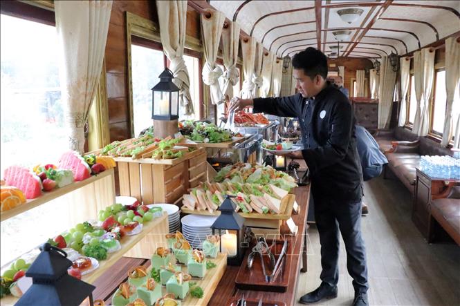 The Da Lat - Trai Mat railway station now runs night trains, promising a new experience for passengers to gain a better sense of the night-time charm of Da Lat. VNA Photo: Quốc Hùng