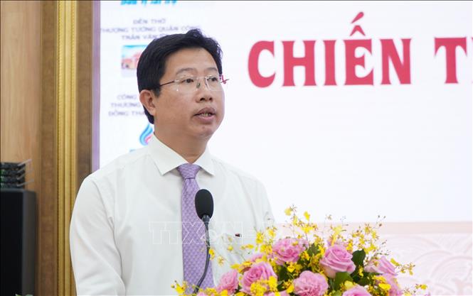 Phó Chủ tịch UBND tỉnh Đồng Tháp Huỳnh Minh Tuấn phát biểu tại hội thảo. Ảnh: Nhựt An - TTXVN