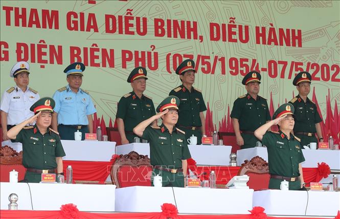 Thượng tướng Nguyễn Tân Cương - Tổng Tham mưu trưởng, Thứ trưởng Bộ Quốc phòng chủ trì buổi tổng duyệt. Ảnh: Trọng Đức - TTXVN
