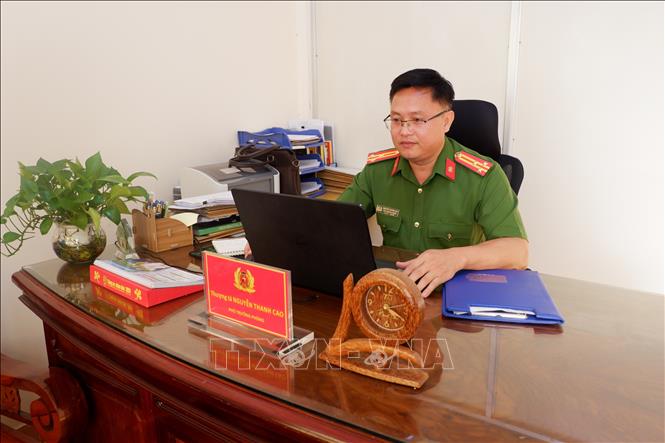 Thượng tá Nguyễn Thanh Cao, Phó Trưởng phòng Cảnh sát hình sự Công an tỉnh Long An, thường xuyên trực tiếp tham gia phá án các vụ án trọng điểm. Ảnh: Đức Hạnh - TTXVN 
