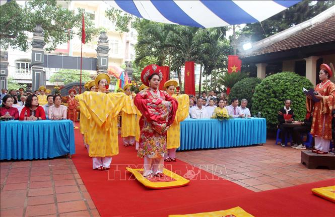 Priestesses perform traditional rituals in commemoration of Hung Kings in Dak Lak province. VNA Photo