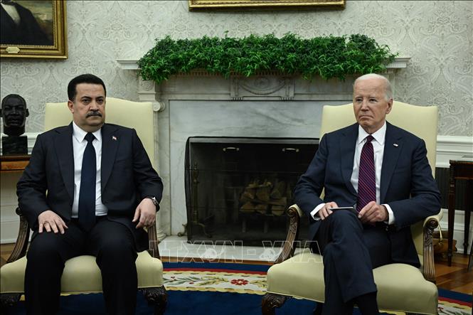 Ngày 15/4/2024, phát biểu trong cuộc gặp Thủ tướng Iraq Mohamed Shia al-Sudani (trái) tại Nhà Trắng, Tổng thống Mỹ Joe Biden (phải) cho biết Mỹ muốn ngăn chặn xung đột ở Trung Đông lan rộng, nhưng cam kết sẽ bảo vệ Israel sau cuộc tấn công của Iran nhằm vào đồng minh chủ chốt của Washington. Ảnh: AFP/TTXVN