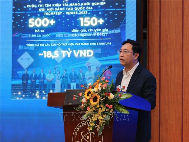 Cục trưởng Cục phát triển thị trường và doanh nghiệp khoa học và công nghệ Phạm Hồng Quất tham luận “Ngày hội khởi nghiệp đổi mới sáng tạo quốc gia năm 2024 - TechFest 2024”. Ảnh: Hoàng Hiếu - TTXVN