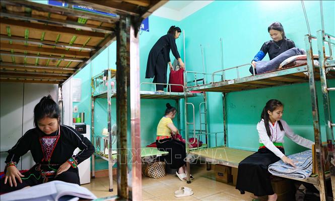 Phó Hiệu trưởng Trường PTDTNT THCS và THPT huyện Hàm Yên (Tuyên Quang) Nguyễn Thị Chung cho biết 