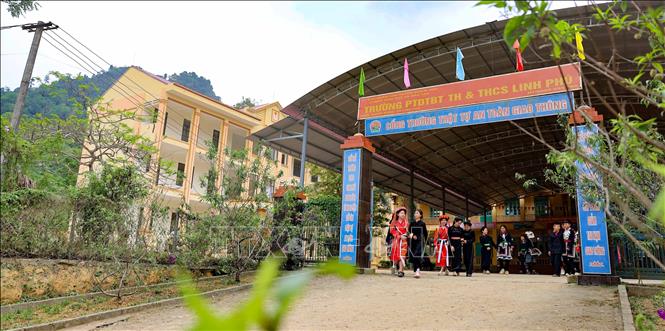 Các công trình phòng chức năng, phòng ở cho học sinh Trường PTDTBT Tiểu học và THCS Linh Phú, huyện Chiêm Hóa (Tuyên Quang) đang bước vào giai đoạn hoàn thiện để bàn giao đưa vào sử dụng vào năm học mới sắp tới. Ảnh: Thanh Tùng - TTXVN