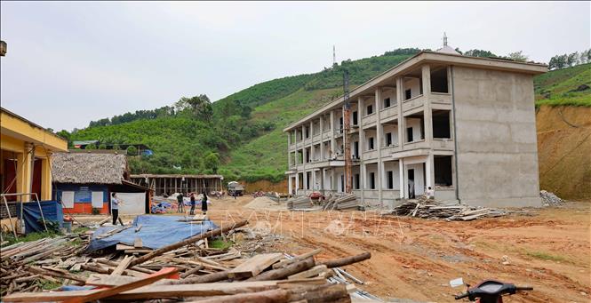 Dự kiến sang năm học 2024 - 2025, thêm 12 phòng học, 24 phòng nội trú, nhà bếp và nhà ăn cho học sinh khối THPT của Trường PTDTNT THCS và THPT huyện Hàm Yên (Tuyên Quang) sẽ hoàn thành và đưa vào sử dụng. Ảnh: Thanh Tùng - TTXVN 