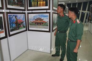Khai mạc triển lãm 'Du lịch qua các miền di sản và danh thắng Việt Nam'