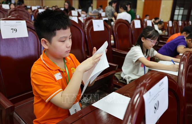 Học sinh tham dự vòng chung khảo cuộc thi Olympic Tiếng Anh Tiểu học thành phố Hà Nội năm học 2023-2024. Ảnh: Thanh Tùng - TTXVN