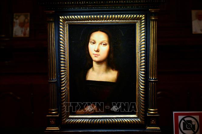 Bức chân dung Marie Madeleine của danh họa Raphael được trưng bày tại Vương cung thánh đường Sainte-Marie-Madeleine, Pháp, ngày 21/4/2024. Ảnh: AFP/TTXVN