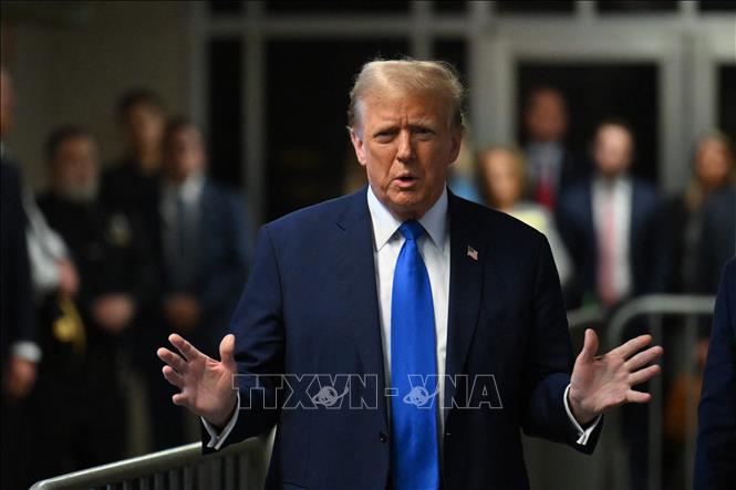 Cựu Tổng thống Mỹ Donald Trump trong cuộc họp báo tại Tòa án hình sự Manhattan ở New York ngày 22/4/2024. Ảnh: AFP/TTXVN