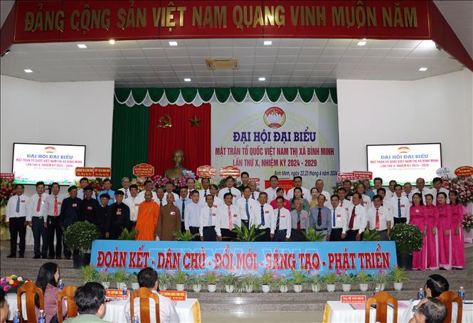 Ủy ban MTTQ Việt Nam thị xã Bình Minh nhiệm kỳ 2024-2029 ra mắt Đại hội. Ảnh: Phạm Minh Tuấn - TTXVN