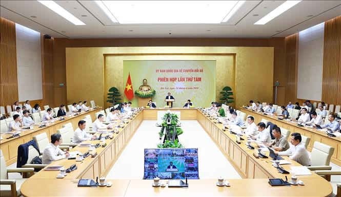 Thủ tướng Phạm Minh Chính chủ trì Phiên họp lần thứ tám của Ủy ban Quốc gia về chuyển đổi số. Ảnh: Dương Giang-TTXVN