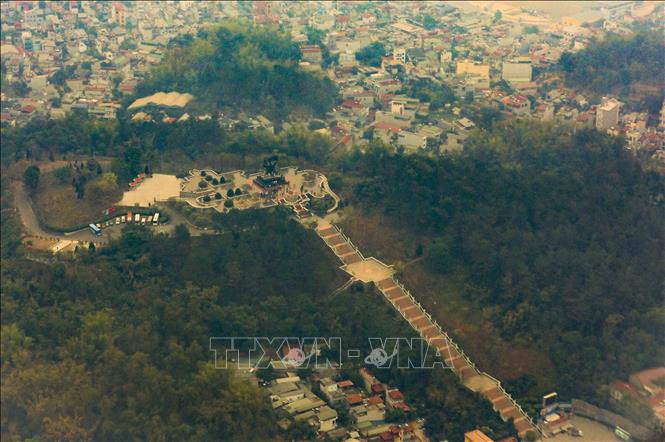 Toàn cảnh Tượng đài Điện Biên Phủ. Ảnh: Xuân Tư - TTXVN