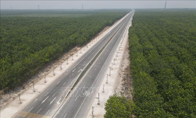 Đường tạo lực Bắc Tân Uyên - Phú Giáo - Bàu Bàng của tỉnh Bình Dương dự kiến hoàn thành trong quý 4 năm 2024.Ảnh: TTXVN phát
