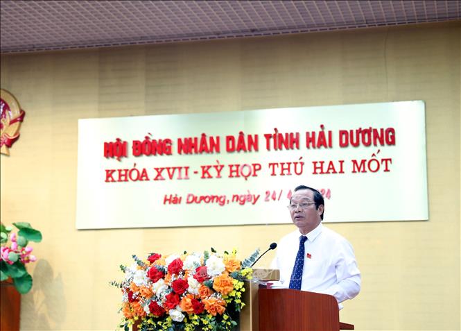 Phó Bí thư thường trực Tỉnh ủy, Chủ tịch HĐND tỉnh Hải Dương Lê Văn Hiệu phát biểu tại kỳ họp. Ảnh: Mạnh Tú - TTXVN