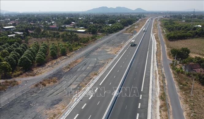 Tuyến cao tốc Cam Lâm - Vĩnh Hảo trước ngày khánh thành. Ảnh: Hoàng Hiếu - TTXVN