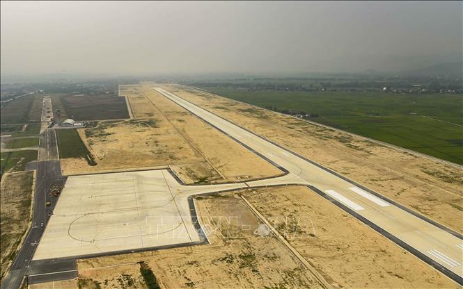 A new runway at Dien Bien Phu airport. VNA Photo: Xuân Tư 